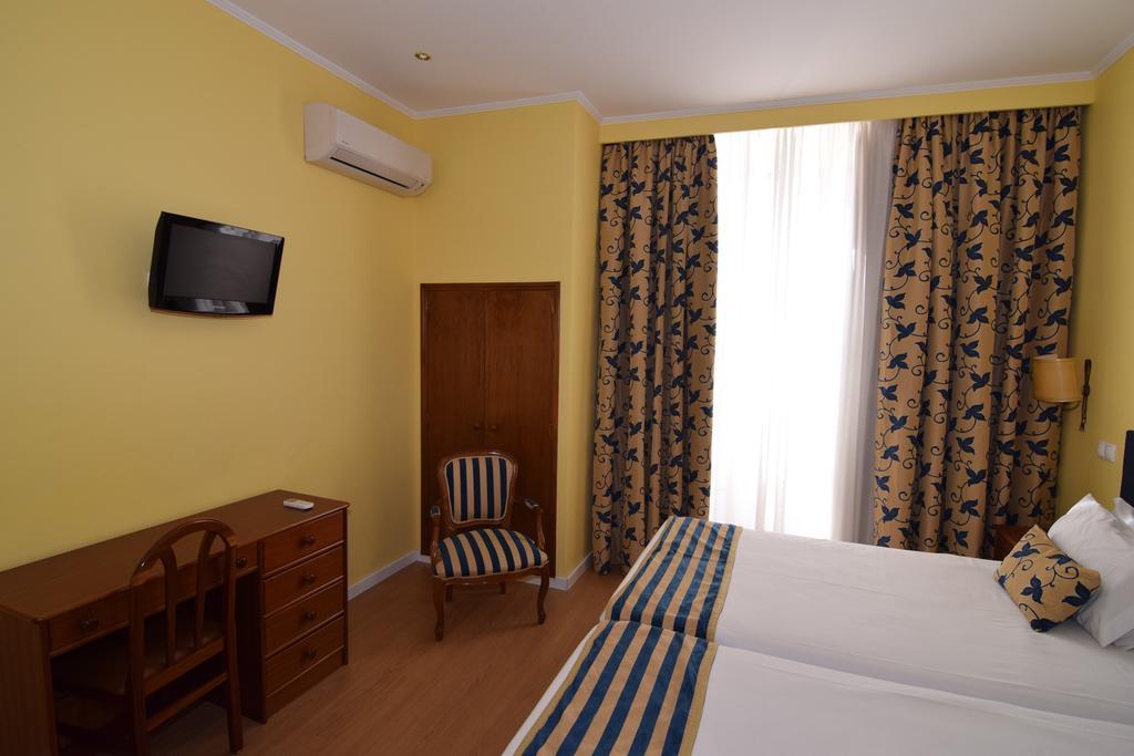 Pensao Flor Da Baixa Hotel ลิสบอน ภายนอก รูปภาพ